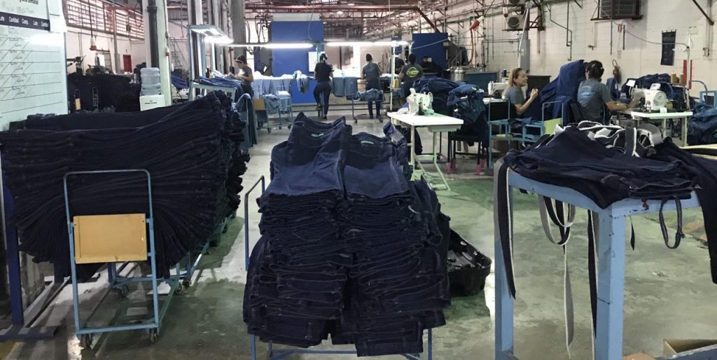 Revisión de fallas en jeanes